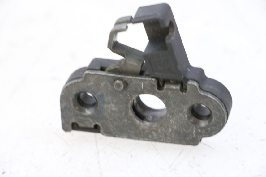 photo de SERRURE DE SELLE YAMAHA YP MAJESTY 125 (2002 - 2006)