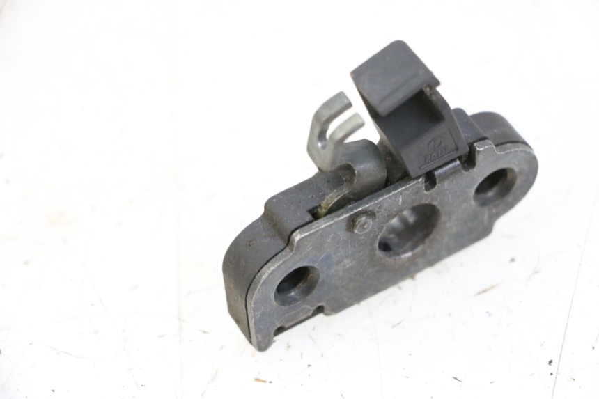 photo de SERRURE DE SELLE YAMAHA YP MAJESTY 125 (2002 - 2006)