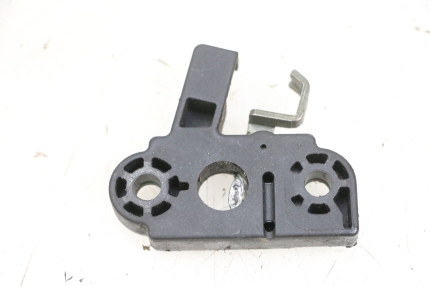 photo de SERRURE DE SELLE YAMAHA YP MAJESTY 125 (2002 - 2006) - Vue principale