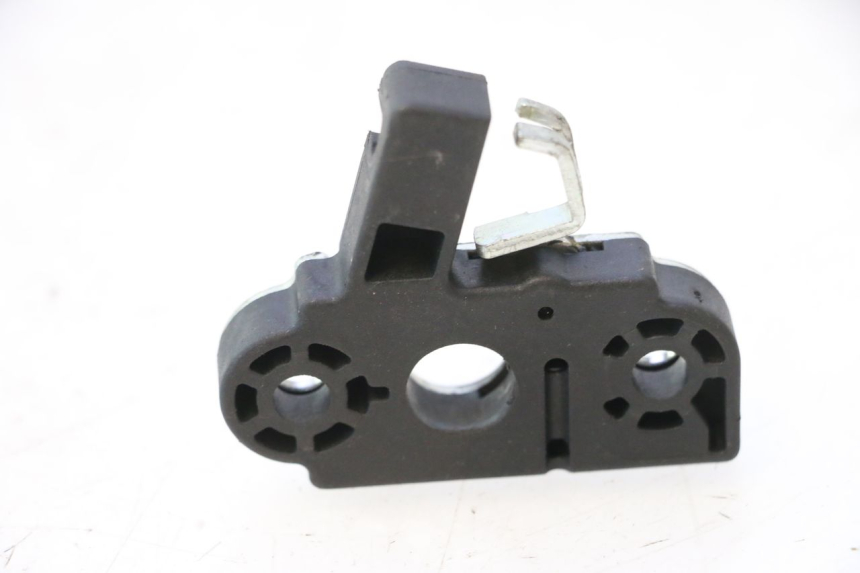 photo de SERRURE DE SELLE YAMAHA YP MAJESTY 125 (2007 - 2010) - Détail de la pièce
