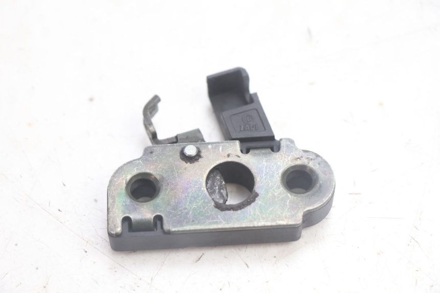 photo de SERRURE DE SELLE YAMAHA YP MAJESTY 125 (2002 - 2006) - Vue principale