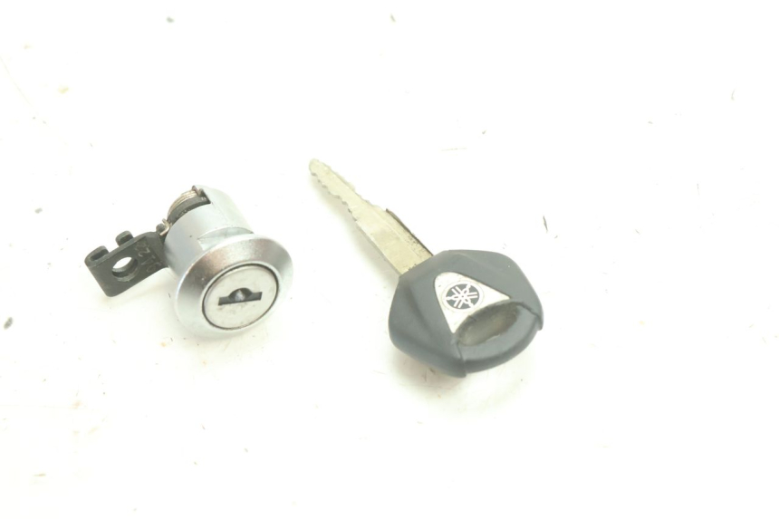 photo de SERRURE DE SELLE YAMAHA YZF R6 600 (2008 - 2009) - Détail de la pièce