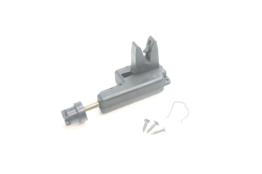 photo de SERRURE DE SELLE PIAGGIO ZIP 4T 50 (2006 - 2017) - Zoom état d’usage