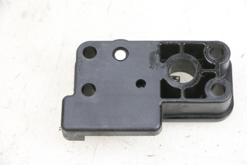 photo de SERRURE DE SELLE KAWASAKI ZR 7 750 (1999 - 2001) - Zoom état d’usage