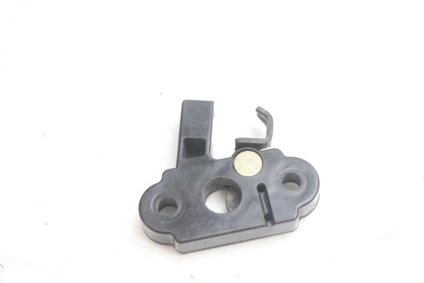photo de SERRURE DE SELLE KAWASAKI ZX-6R ZX6R 600 (1995 - 1997) - Autre angle de vue