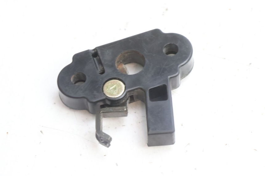 photo de SERRURE DE SELLE KAWASAKI ZZR 600 (1995 - 2004) - Autre angle de vue