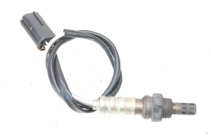 photo de SONDE LAMBDA PEUGEOT SATELIS COMPRESSOR K15 125 (2006 - 2009) - Gros plan technique