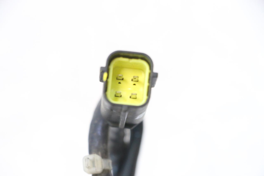 photo de SONDE LAMBDA PEUGEOT SATELIS 125 (2013 - 2018) - Gros plan technique