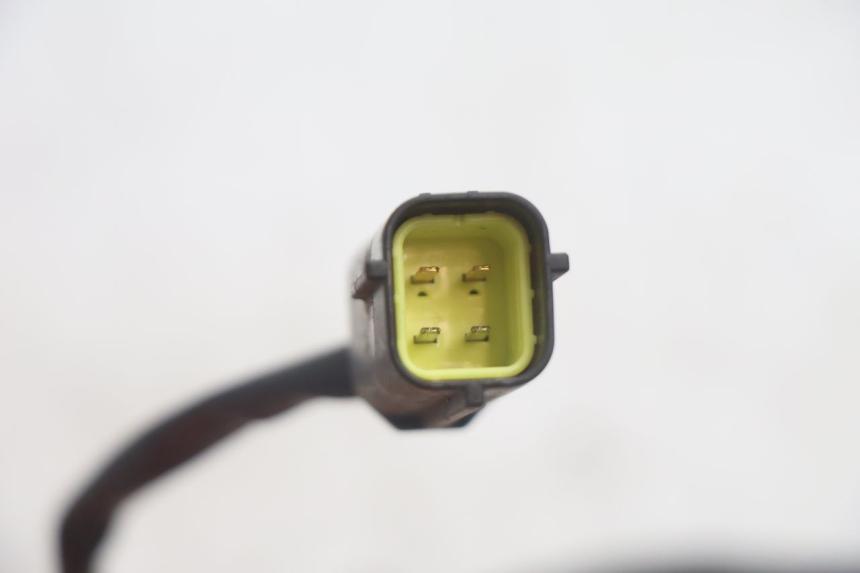 photo de SONDE LAMBDA PEUGEOT SATELIS 125 (2013 - 2018) - Gros plan technique