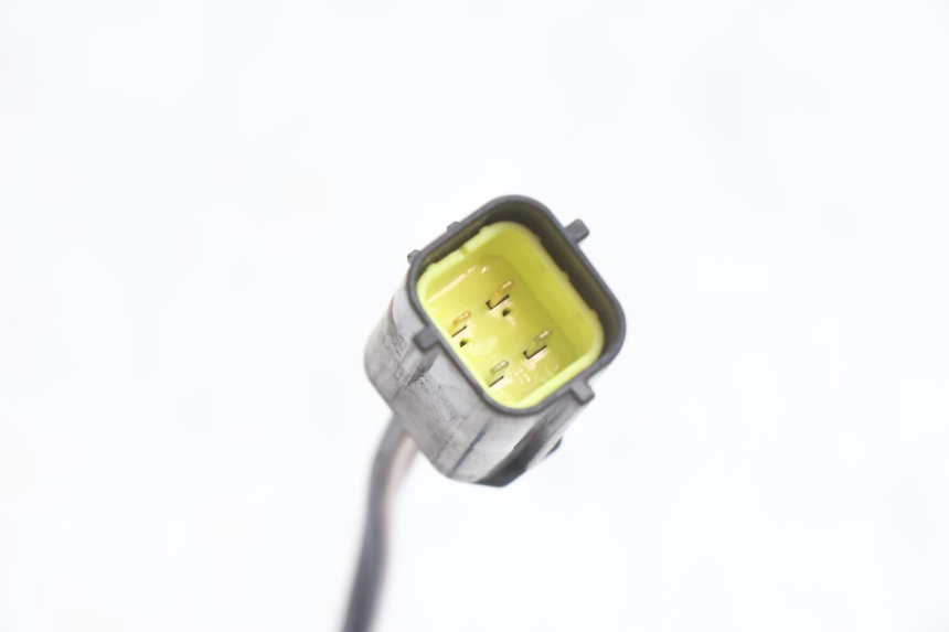 photo de SONDE LAMBDA PEUGEOT SATELIS 125 (2006 - 2009) - Gros plan technique