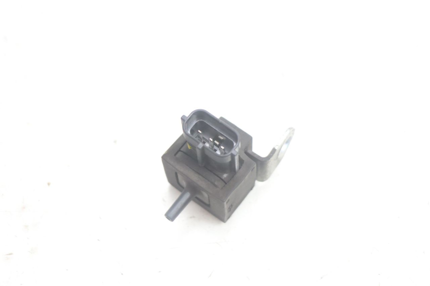 photo de SONDE PRESSION AIR SUZUKI BURGMAN EXECUTIVE ABS 650 (2006 - 2012) - Autre angle de vue