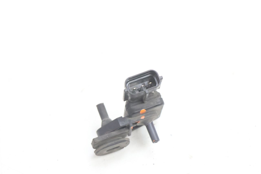 photo de SONDE PRESSION AIR KAWASAKI ER-6 ER6 N 650 (2005 - 2009) - Gros plan technique