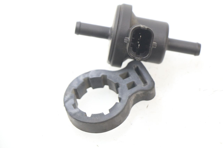 photo de SONDE PRESSION AIR PIAGGIO PRIMAVERA 125 (2013 - 2021) - Autre angle de vue