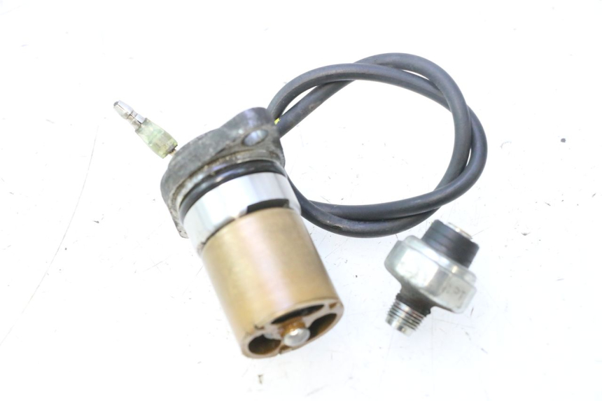 photo de SONDE PRESSION D'HUILE SUZUKI BURGMAN EXECUTIVE ABS 650 (2006 - 2012) - Vue principale
