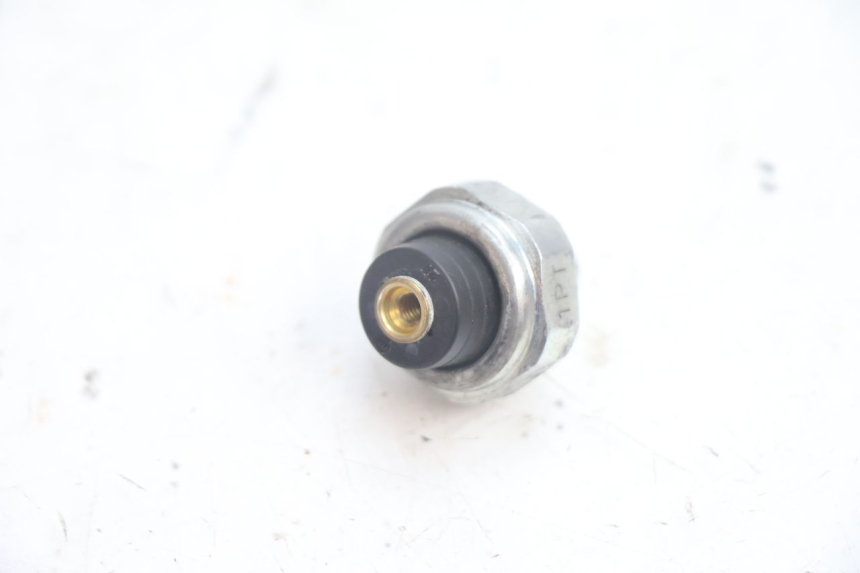 photo de SONDE PRESSION D'HUILE SUZUKI BURGMAN EXECUTIVE ABS 650 (2006 - 2012) - Autre angle de vue