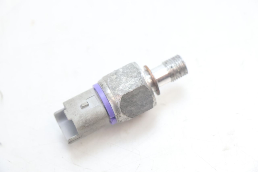 photo de SONDE PRESSION HUILE FREIN PIAGGIO MP3 HPE 530 (2022 - 2026) - Zoom état d’usage