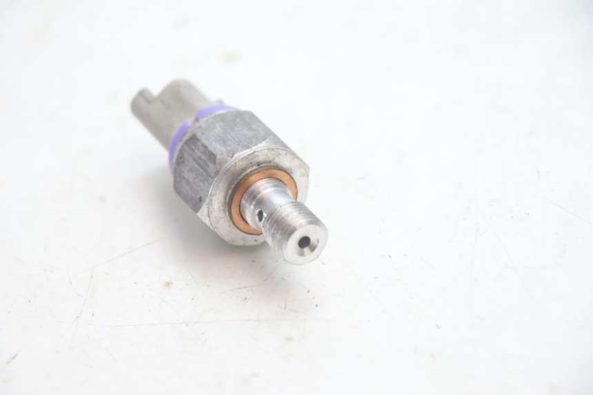 photo de SONDE PRESSION HUILE FREIN PIAGGIO MP3 HPE 530 (2022 - 2026) - Autre angle de vue