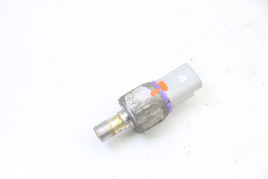 photo de SONDE PRESSION HUILE FREIN PIAGGIO MP3 RL 250 (2007 - 2010)