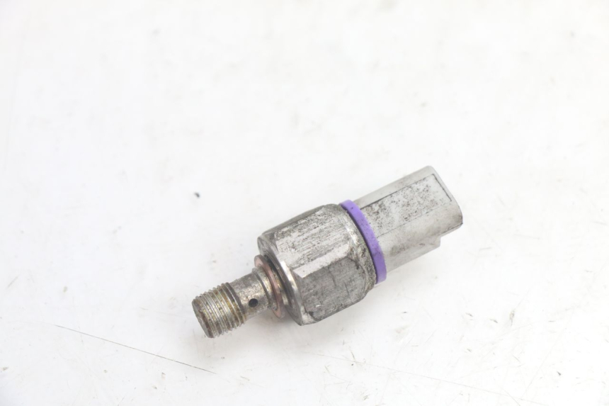 photo de SONDE PRESSION HUILE FREIN PIAGGIO MP3 125 (2006 - 2014) - Détail de la pièce