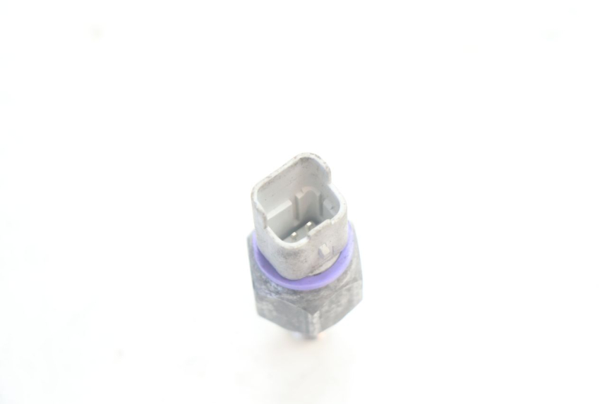 photo de SONDE PRESSION HUILE FREIN PIAGGIO MP3 500 (2016 - 2018) - Autre angle de vue