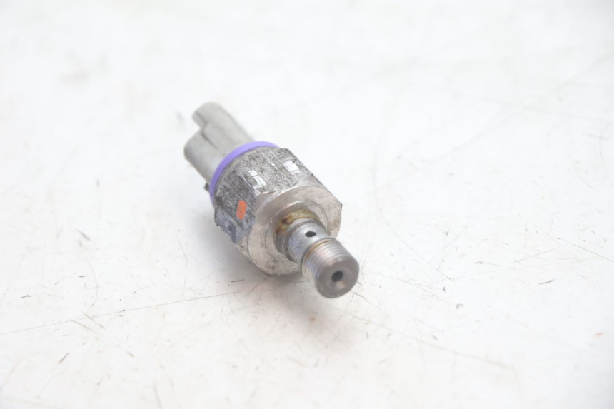 photo de SONDE PRESSION HUILE FREIN PIAGGIO MP3 125 (2006 - 2014) - Zoom état d’usage