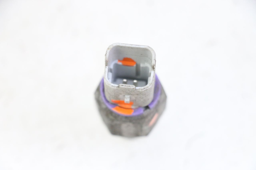 photo de SONDE PRESSION HUILE FREIN PIAGGIO MP3 125 (2006 - 2014)