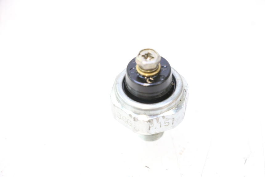 photo de SONDE PRESSION D'HUILE SUZUKI GSF N BANDIT 1200 (2001 - 2005) - Zoom état d’usage