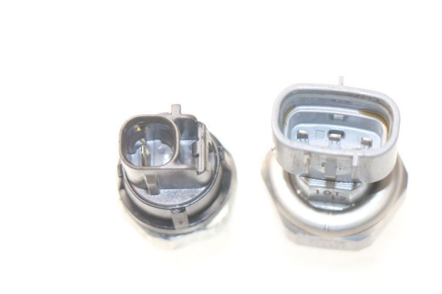 photo de SONDE PRESSION D'HUILE HONDA INTEGRA NC D 750 (2016 - 2018)