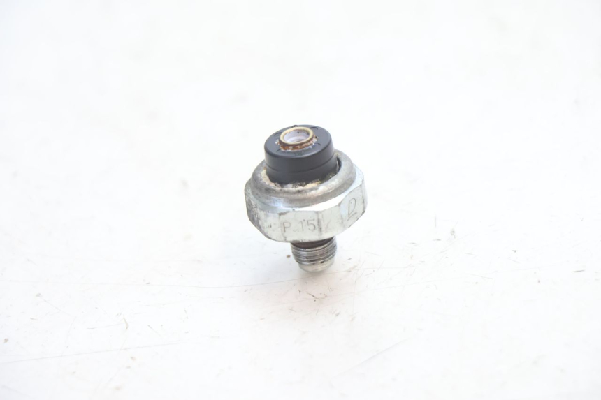 photo de SONDE PRESSION D'HUILE SUZUKI SV S 650 (2003 - 2009) - Zoom état d’usage