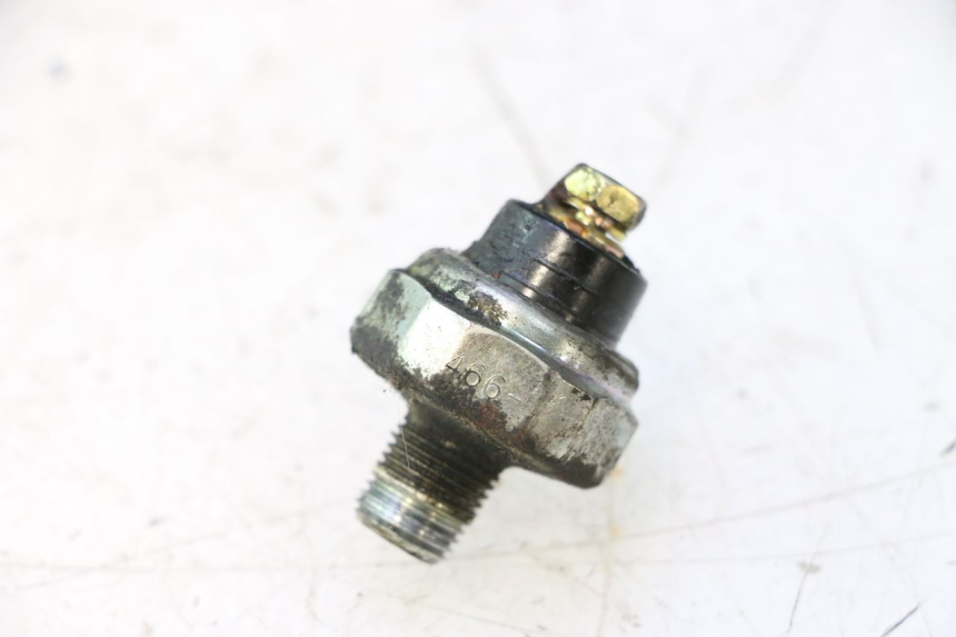 photo de SONDE PRESSION D'HUILE KAWASAKI ZZR 600 (1995 - 2004) - Détail de la pièce