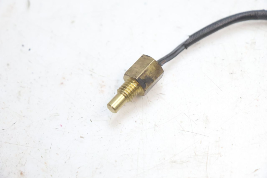 photo de SONDE TEMPÉRATURE MOTEUR PEUGEOT KISBEE 4T 50 (2018 - 2022) - Détail de la pièce