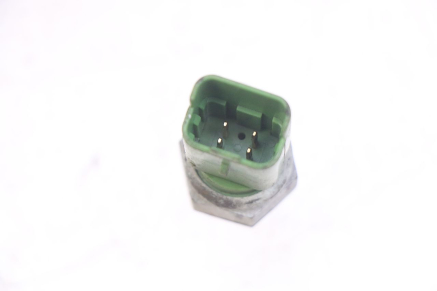 photo de SONDE TEMPERATURE D'EAU PIAGGIO BEVERLY 125 (2010 - 2015)
