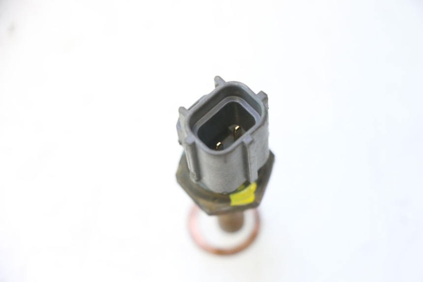 photo de SONDE TEMPERATURE D'EAU SUZUKI BURGMAN 125 (2007 - 2014) - Zoom état d’usage