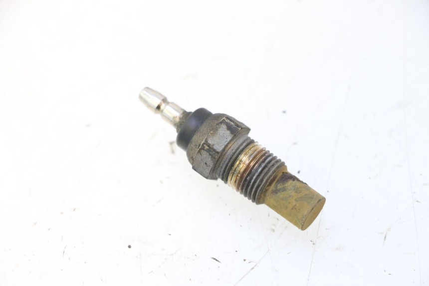 photo de SONDE TEMPERATURE D'EAU HONDA FES PANTHEON 2T 125 (1998 - 2002) - Zoom état d’usage