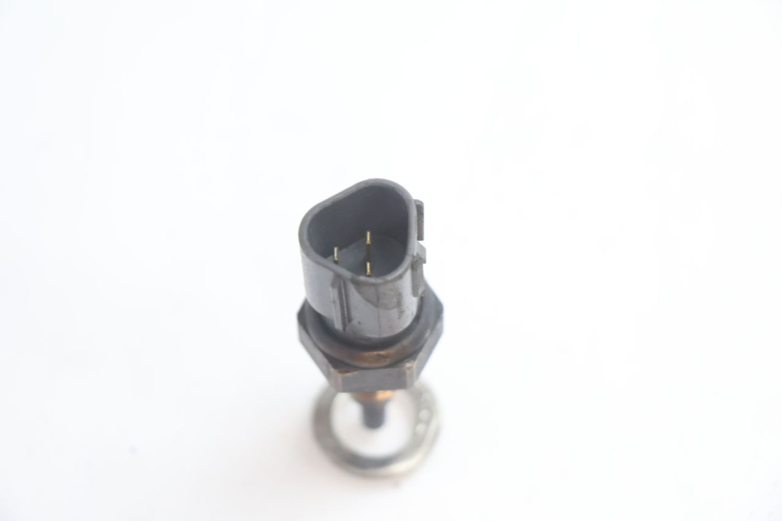 photo de SONDE TEMPERATURE D'EAU HONDA FES S-WING SWING ABS 125 (2007 - 2015) - Zoom état d’usage