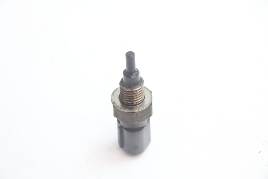 photo de SONDE TEMPERATURE D'EAU HONDA FES S-WING SWING ABS 125 (2007 - 2015) - Autre angle de vue