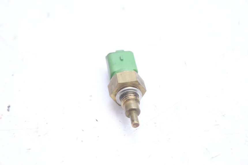photo de SONDE TEMPERATURE D'EAU GILERA GP 800 (2007 - 2013) - Zoom état d’usage
