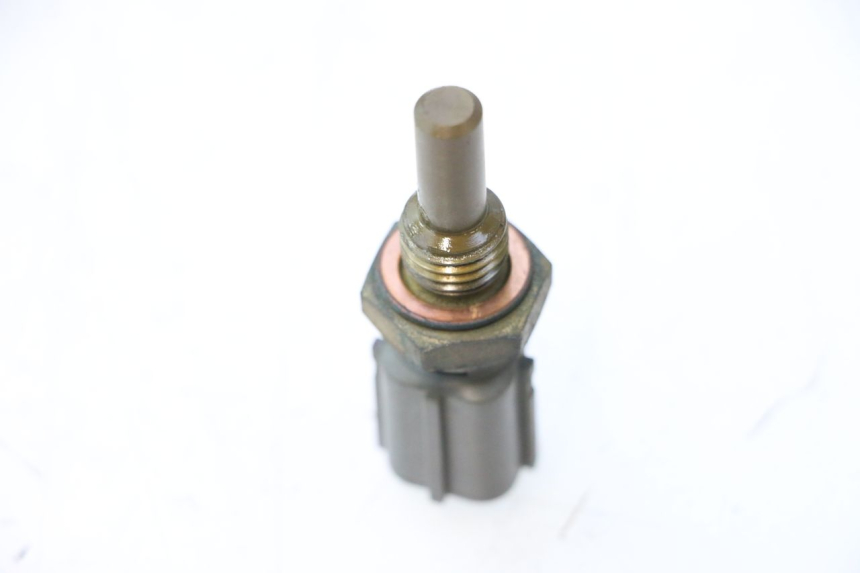 photo de SONDE TEMPERATURE D'EAU SUZUKI GSR 600 (2005 - 2012) - Zoom état d’usage