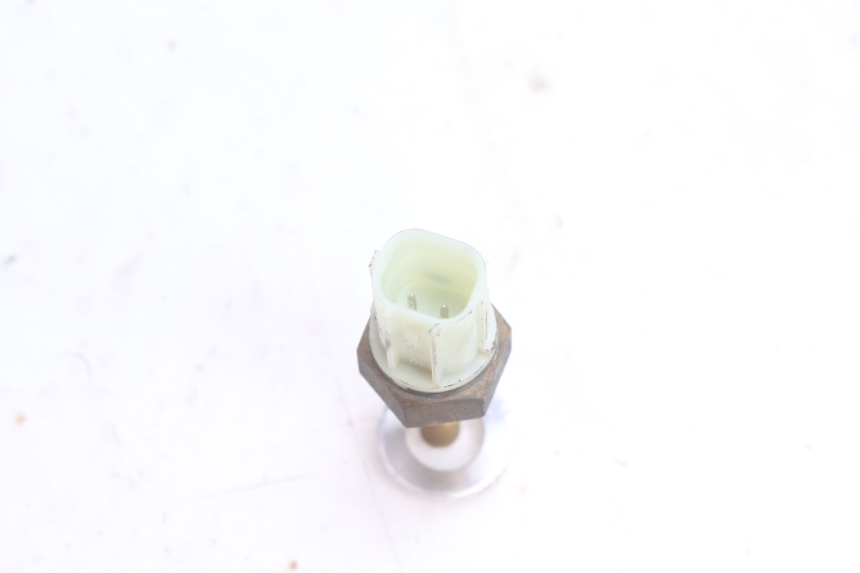 photo de SONDE TEMPERATURE D'EAU YAMAHA N-MAX NMAX 125 (2021 - 2024) - Zoom état d’usage