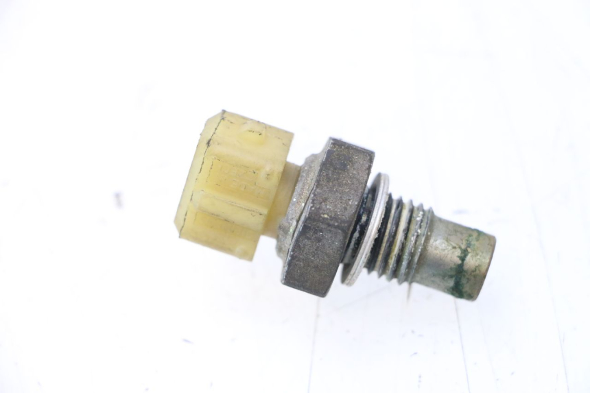 photo de SONDE TEMPERATURE D'EAU PEUGEOT SATELIS COMPRESSOR K15 125 (2006 - 2009) - Zoom état d’usage