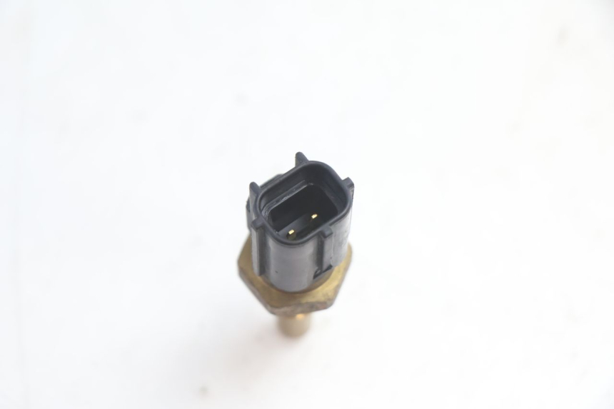 photo de SONDE TEMPERATURE D'EAU SUZUKI SV S 650 (2003 - 2009) - Zoom état d’usage