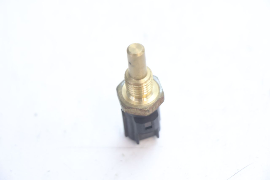 photo de SONDE TEMPERATURE D'EAU SUZUKI SV S 650 (2003 - 2009) - Autre angle de vue
