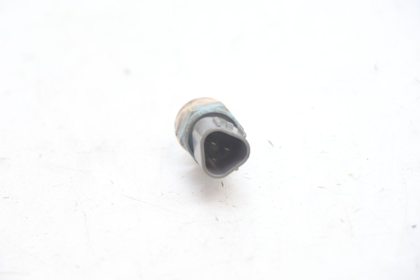 photo de SONDE TEMPERATURE D'EAU HONDA VFR FI RC46 800 (1998 - 2001) - Zoom état d’usage
