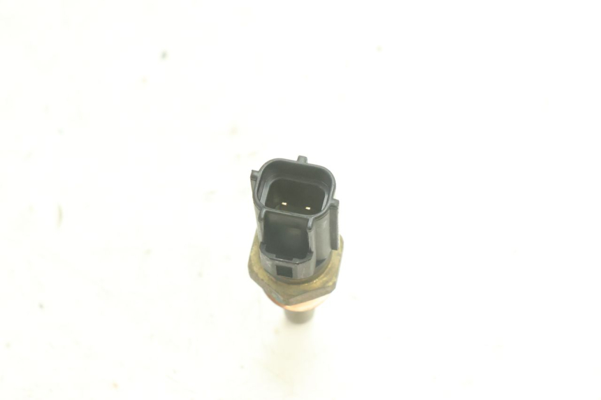 photo de SONDE TEMPERATURE D'EAU YAMAHA YZF R6 600 (2008 - 2009) - Zoom état d’usage