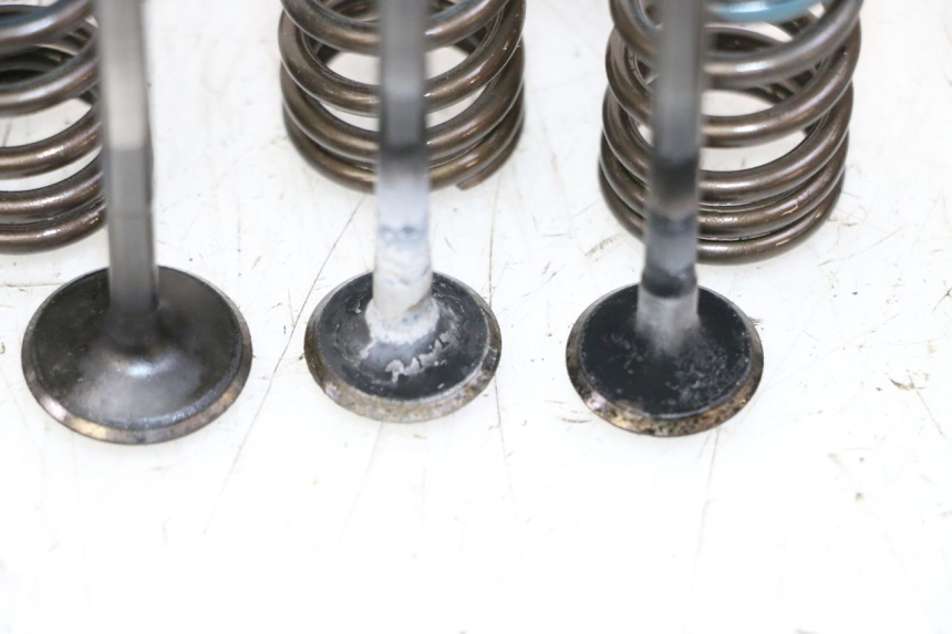 photo de SOUPAPE SUZUKI BURGMAN 125 (2007 - 2014)