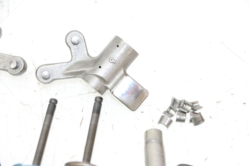 photo de SOUPAPE SUZUKI BURGMAN 125 (2007 - 2014)