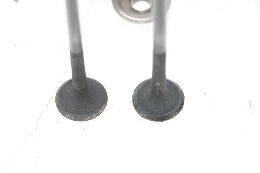 photo de SOUPAPE SUZUKI BURGMAN 125 (2007 - 2014) - Autre angle de vue