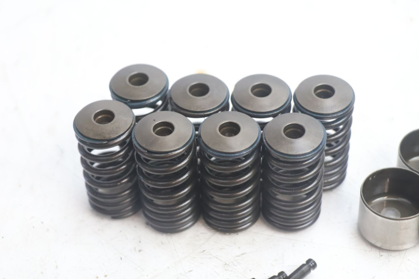 photo de SOUPAPE SUZUKI BURGMAN EXECUTIVE ABS 650 (2006 - 2012) - Points de fixation