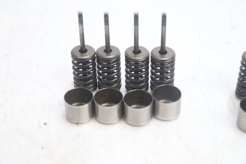 photo de SOUPAPE HONDA FJS SILVER WING SILVERWING 400 (2005 - 2008) - Détails caractéristiques