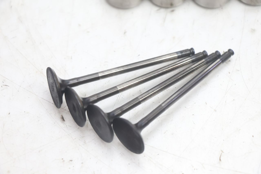 photo de SOUPAPE HONDA FJS SILVER WING SILVERWING 400 (2005 - 2008) - État de surface